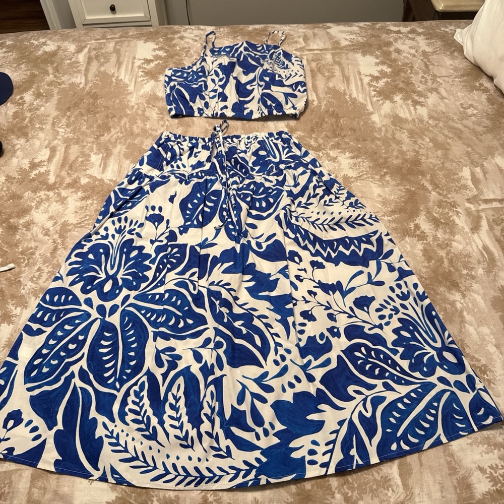 Banana Republic Blue & White Floral Two-Piece Set.